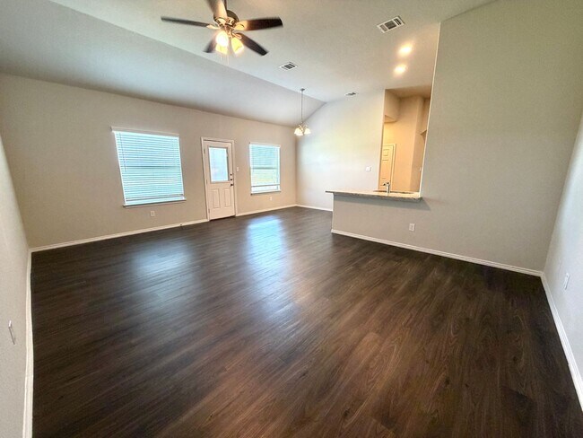 Foto del edificio - Come live in Knox Ridge!