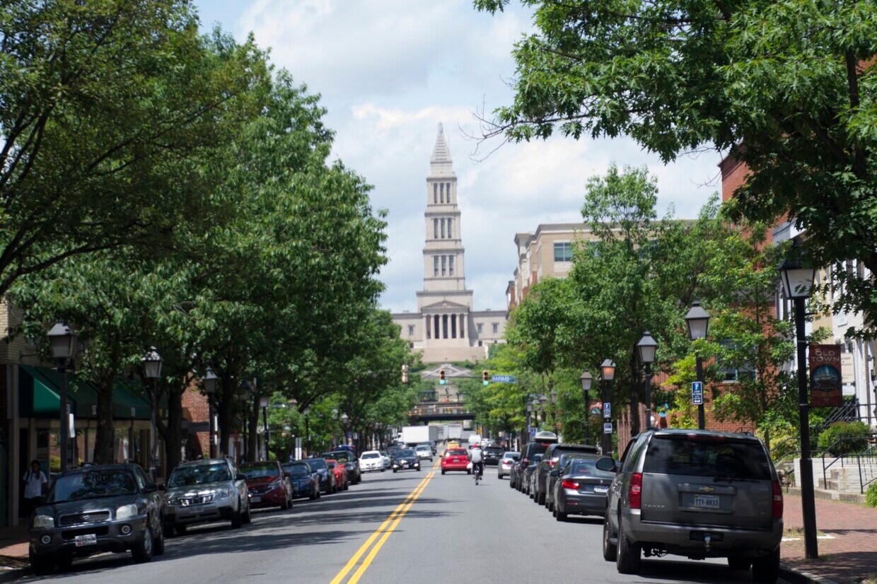 136 Roberts Ln, Alexandria, VA 22314 Condo for Rent in Alexandria, VA