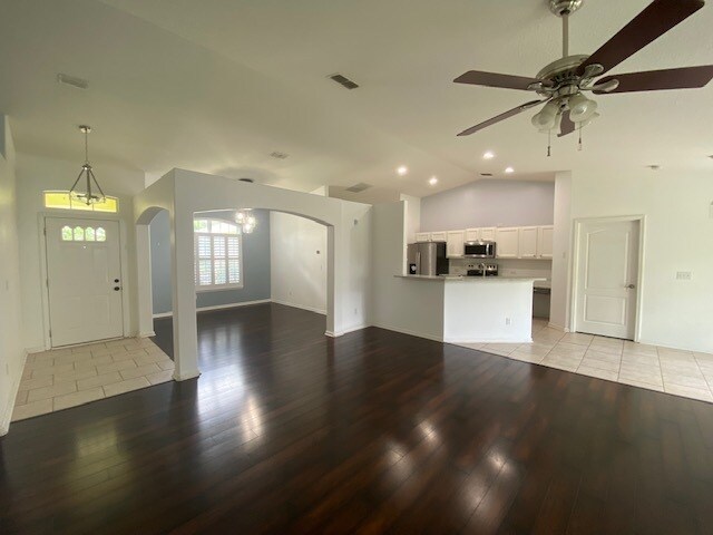 Foto del edificio - 12781 Ellis Island Dr
