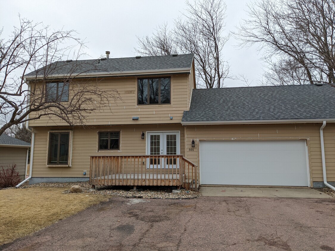 501 E 57th St, Sioux Falls, SD 57108 Townhome Rentals in Sioux Falls SD