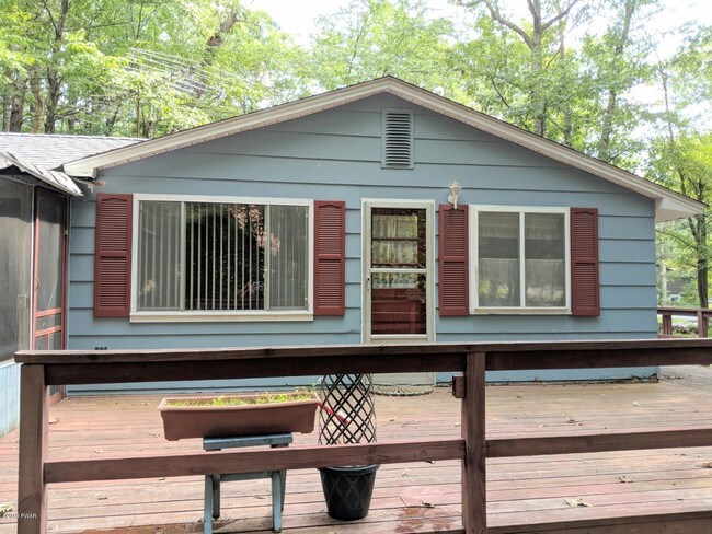 Building Photo - 102 Red Pine Rd