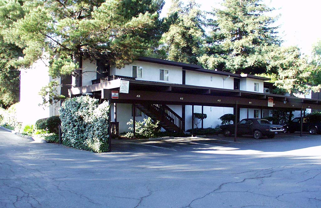 Foto del edificio - Redwood Manor Apartments