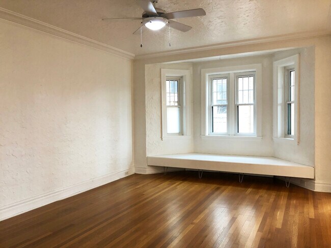 Building Photo - 2324 Park Ave