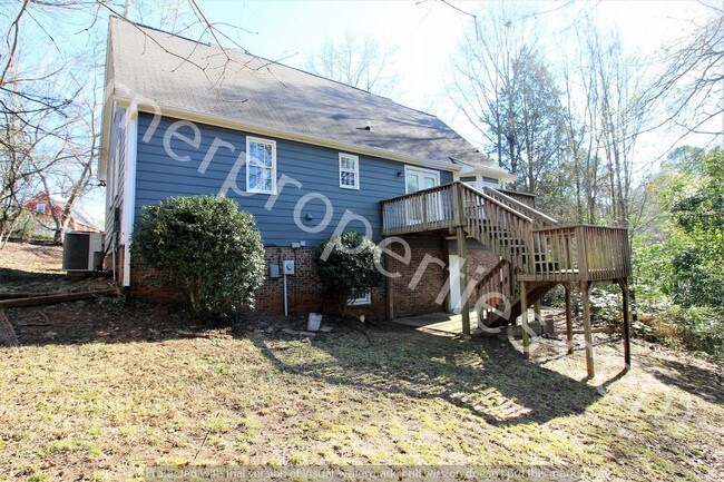 Building Photo - 206 Breda Ct