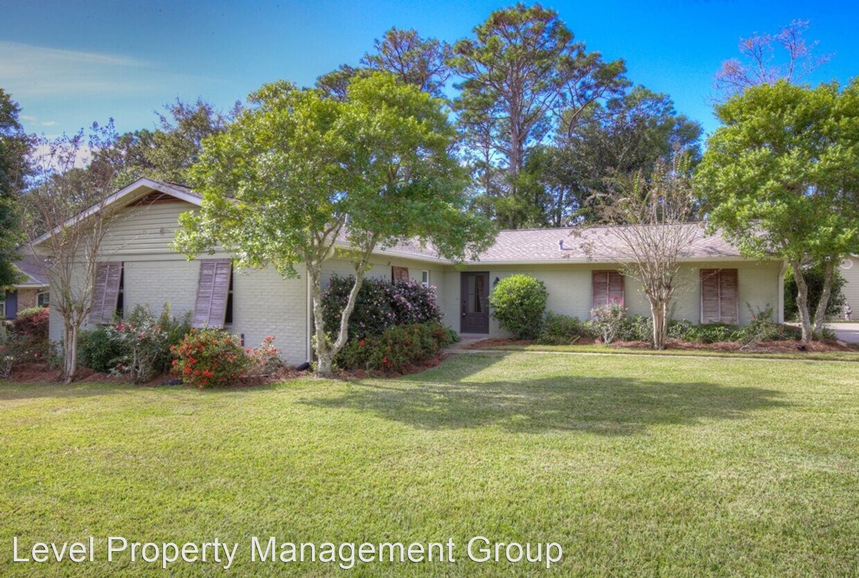 3 br, 2 bath House 505 Evergreen Ave. House Rental in Fairhope, AL