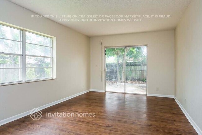 Foto del edificio - 307 SW 77th Terrace