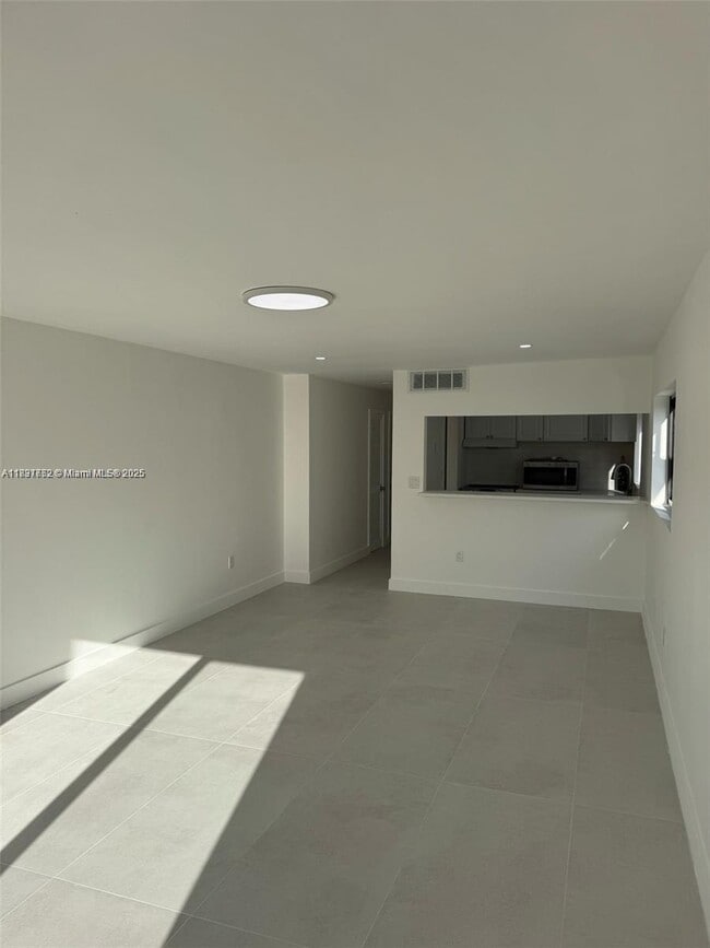 Foto del edificio - 2939 Indian Creek Dr