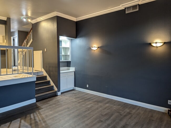 Building Photo - 5081 College View Ave