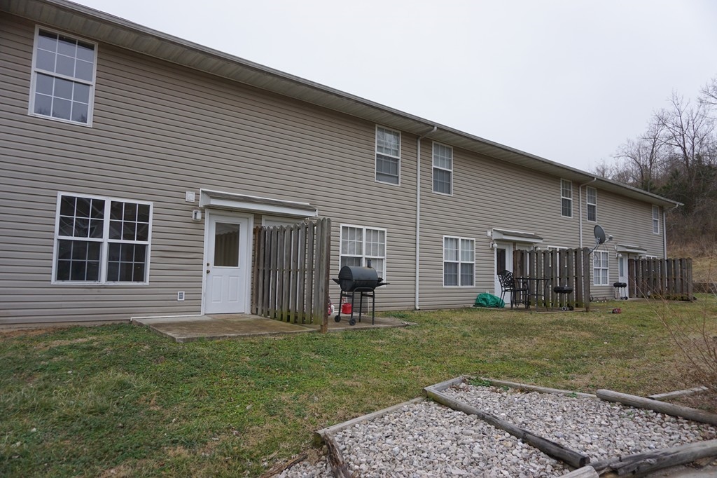 Primary Photo - 710-732 Hillside Rd