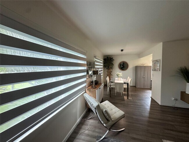 Foto del edificio - 13550 SW 6th Ct