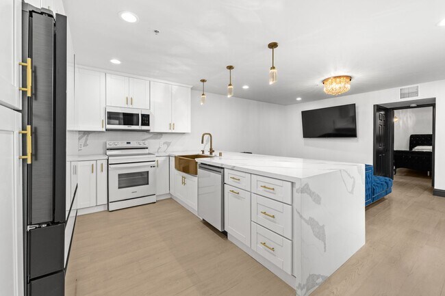 Building Photo - Stunning & fully upgraded 1BR/1BA residence in the heart of Little Italy