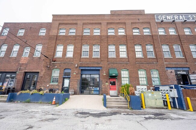 Building Photo - 501 Madison Ave