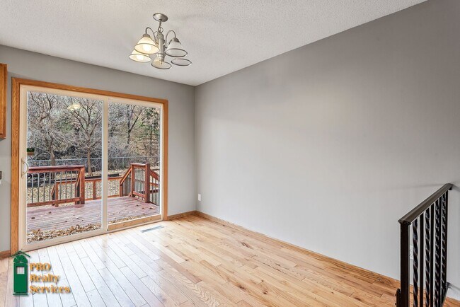 Building Photo - 4 Bedroom Home in Roseville