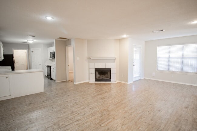 Building Photo - 8232 Raleigh Ave