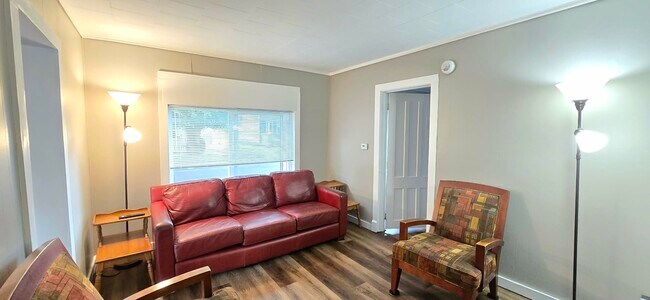 Building Photo - 17 Frank St