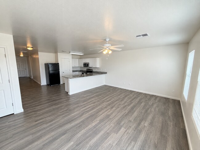 Building Photo - 3892 N Princeton Ln