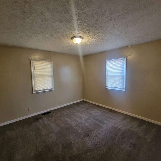 Building Photo - West Indy 4BR House for Lease, Airport Nearby!