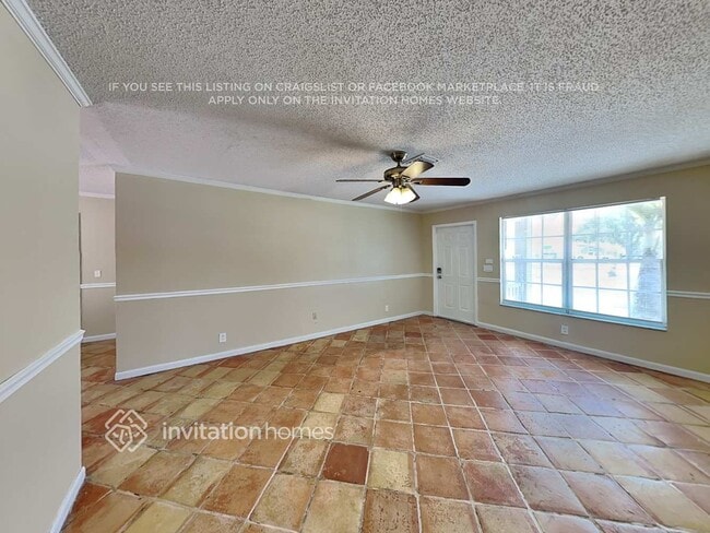 Foto del edificio - 3635 N Mountain Dr
