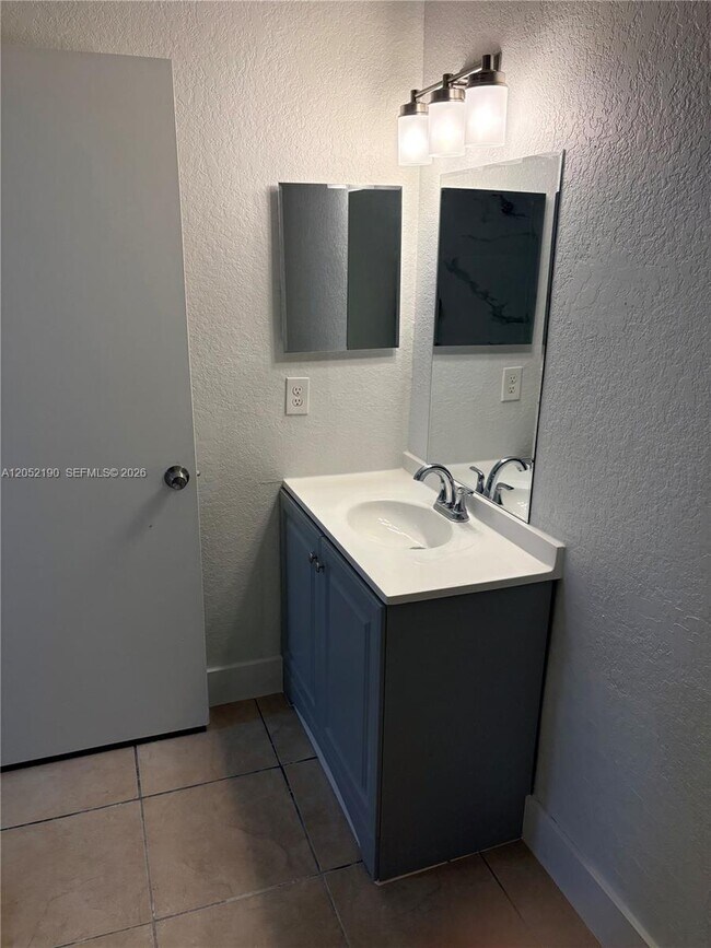 Foto del edificio - 11537 Louis St