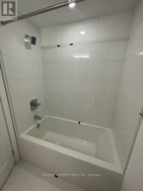 Photo du bâtiment - 395 Bloor St E