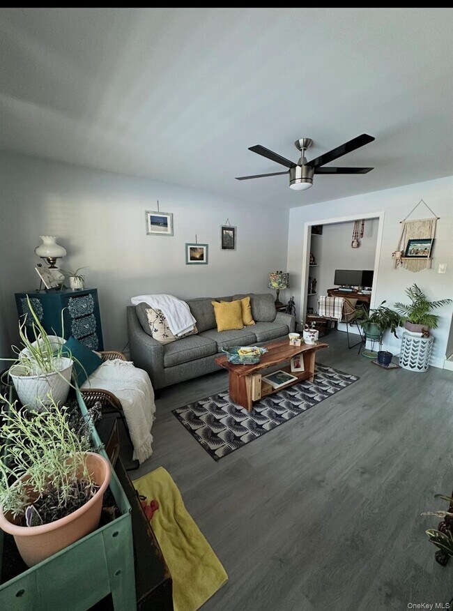 Foto del edificio - 119 Miramar Ave