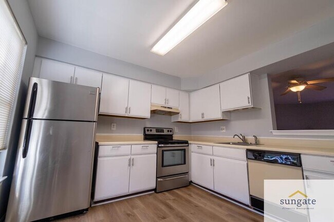 Building Photo - 46 Hardwood Dr