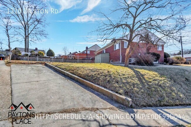 Foto del edificio - Spacious Corner Single Family Home with Pa...
