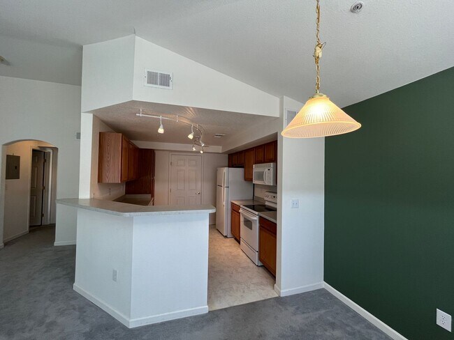 Building Photo - Cozy 1 bed 1 bath in Gated community near DIA