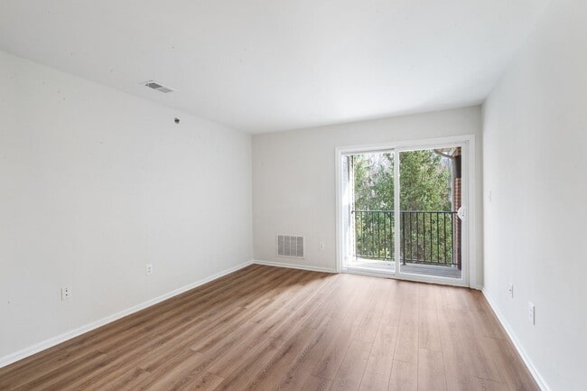 Interior Photo - The Crossings at Ewing