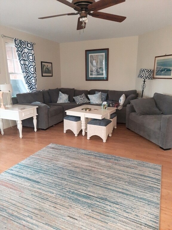 Foto del edificio - 19 Gurnet Rd