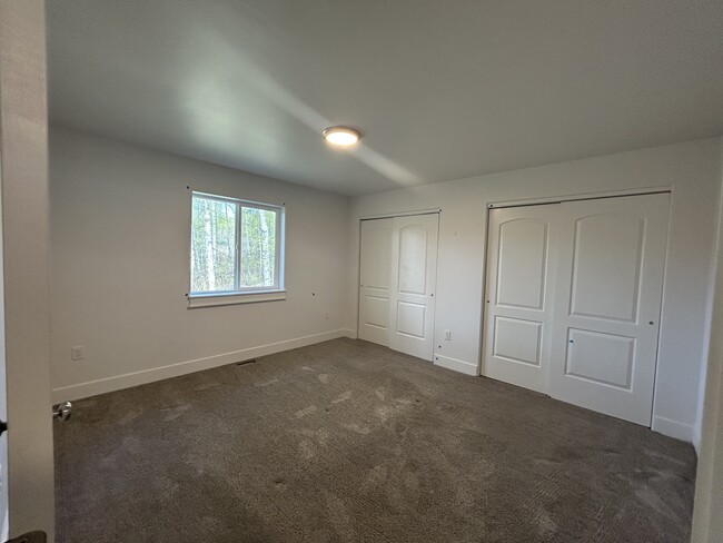 Building Photo - 1175 W Lone Cub Dr