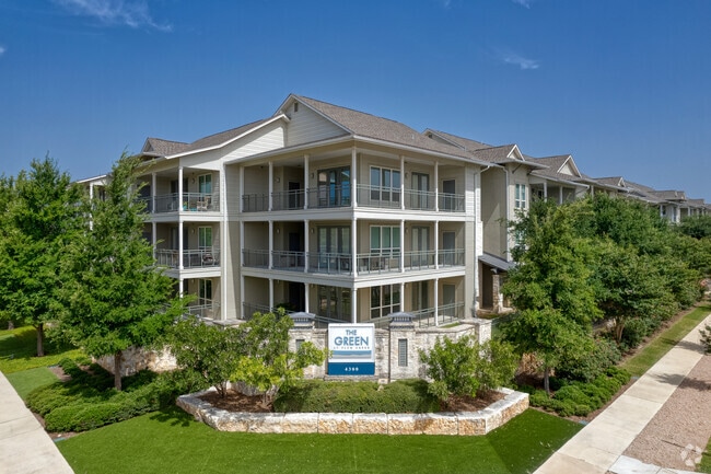 Foto del edificio - The Green at Plum Creek