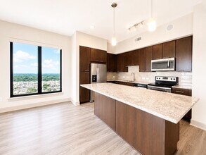 Building Photo - 9787 Katy Fwy