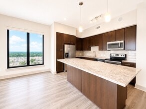 Building Photo - 9787 Katy Fwy