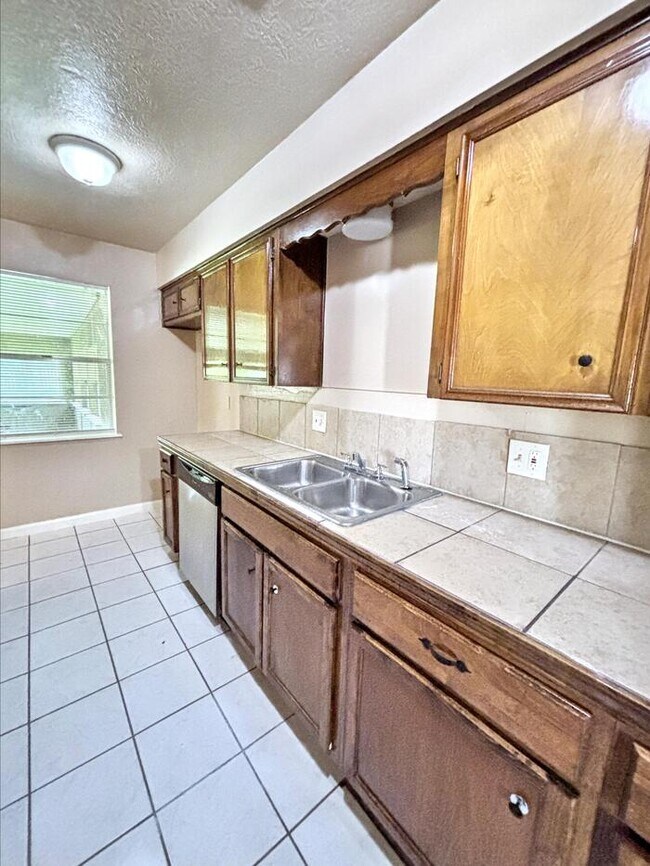 Foto del edificio - 7206 Maple Ln