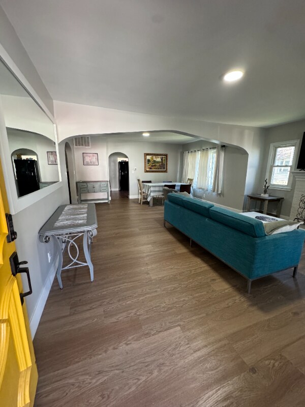 Foto del edificio - 805 E Taylor St