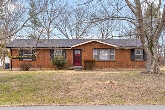 Building Photo - 144 W Park Dr
