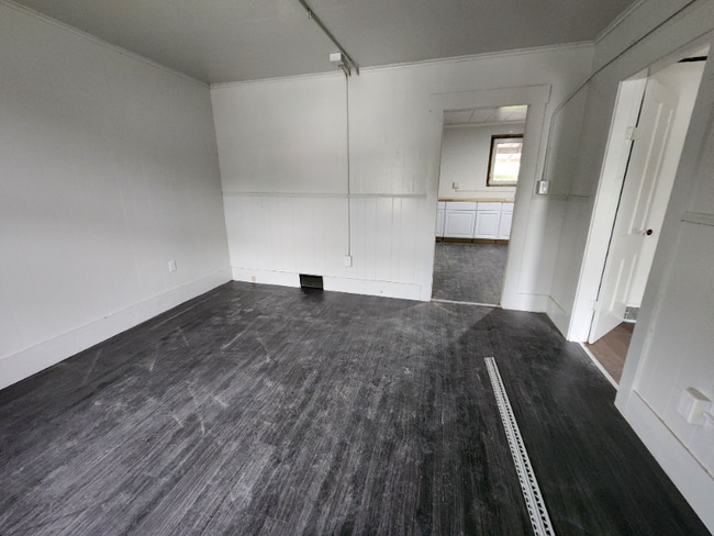 Building Photo - 1401 US-2