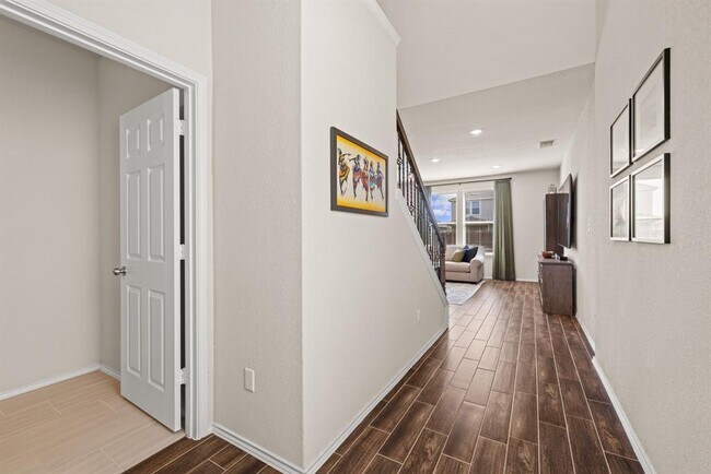 Building Photo - 416 Bella Luna Way