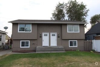 Building Photo - 828 E Gordon Ave