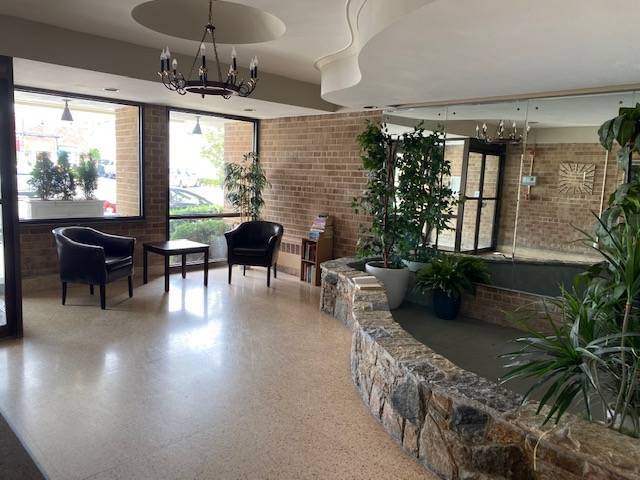 Foto del edificio - 244 Halstead Ave