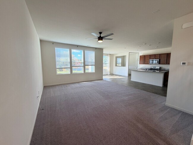 Foto del edificio - 15545 Westmoor Ave