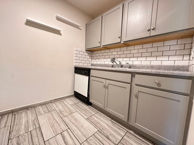 Building Photo - 2829 Coho St