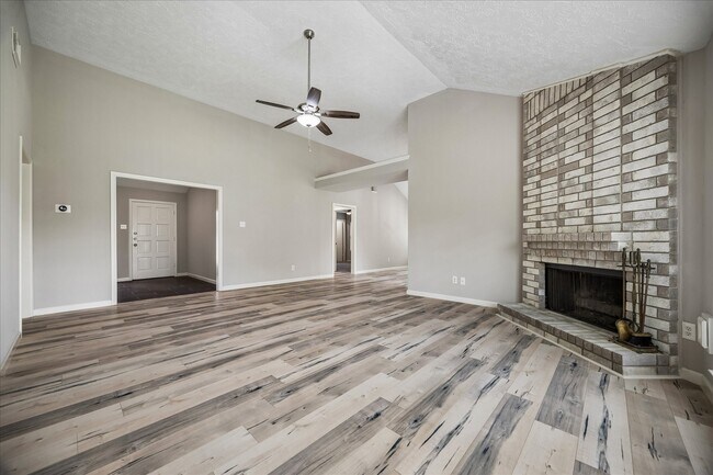 Foto del edificio - 2414 Chelston Ct