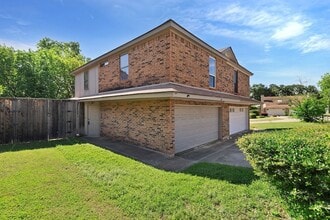 Building Photo - 134 Main Pl