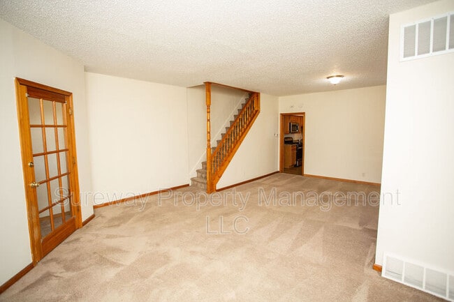 Building Photo - 511 Kossuth St