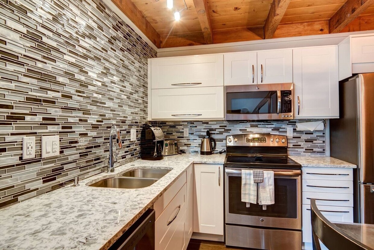 Primary Photo - Large 2 BR + Loft in Wildernest (Sleeps li...