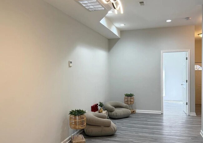 Foto del edificio - 503 N Lakewood Ave