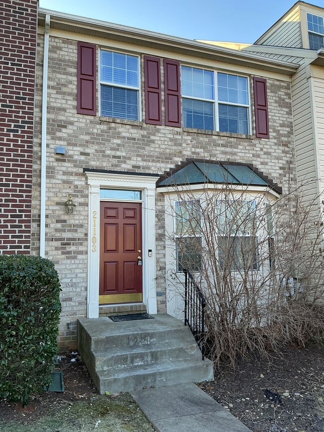 Very well maintained 3BR 2.5BA 3 level townhome located in the Milestone Community of Germantown - Very well maintained 3BR 2.5BA 3 level townhome located in the Milestone Community of Germantown