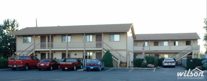 Primary Photo - 203 Oak St